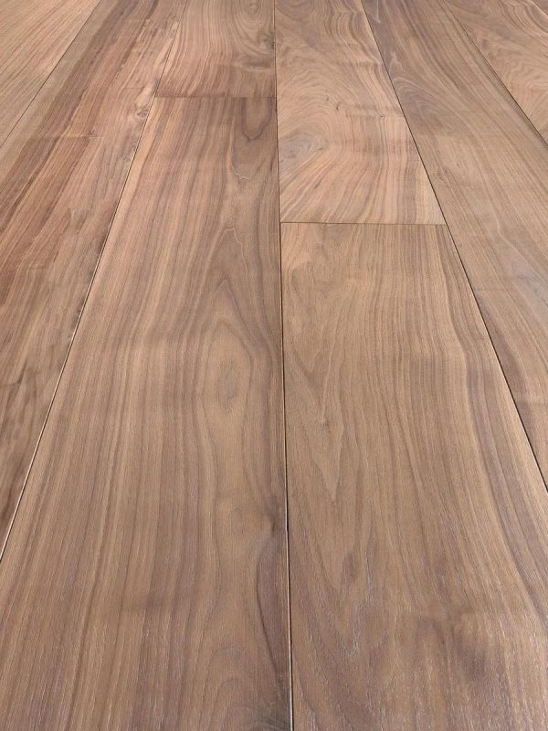 American Walnut Winter: brushed, whitened and varnished