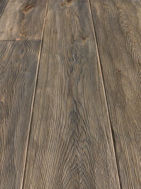 Oak Manchester: hand planed, brushed, antique like, varnished, waxed.