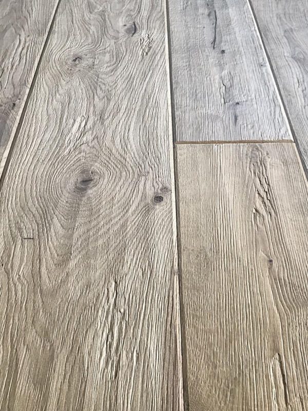 Oak Trasparenza: hand planed, brushed, raw effect varnished, waxed.