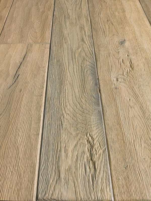 Oak Liverpool: hand planed, brushed, raw effect varnished, waxed.