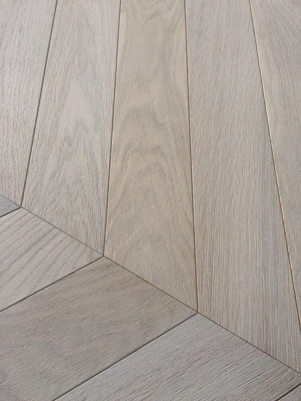 Hungarian herringbone 60° Oak Trasparenza